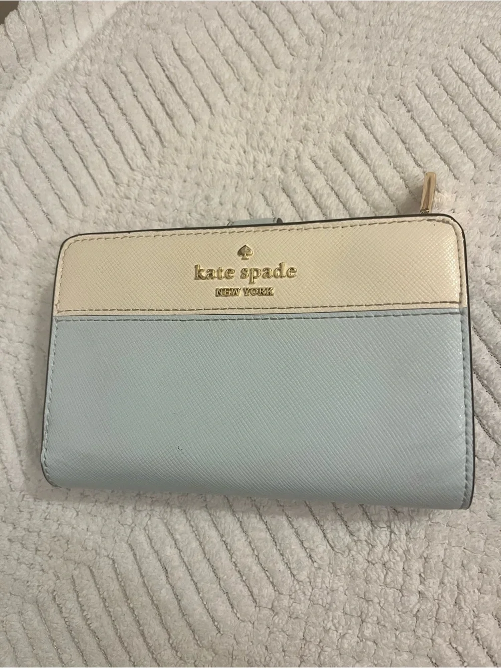 Cute! kate spade Light Blue & Cream Compact Bifold Wallet
